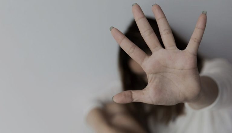 Cuando el padre castiga a las hijas-os para dañar a la madre